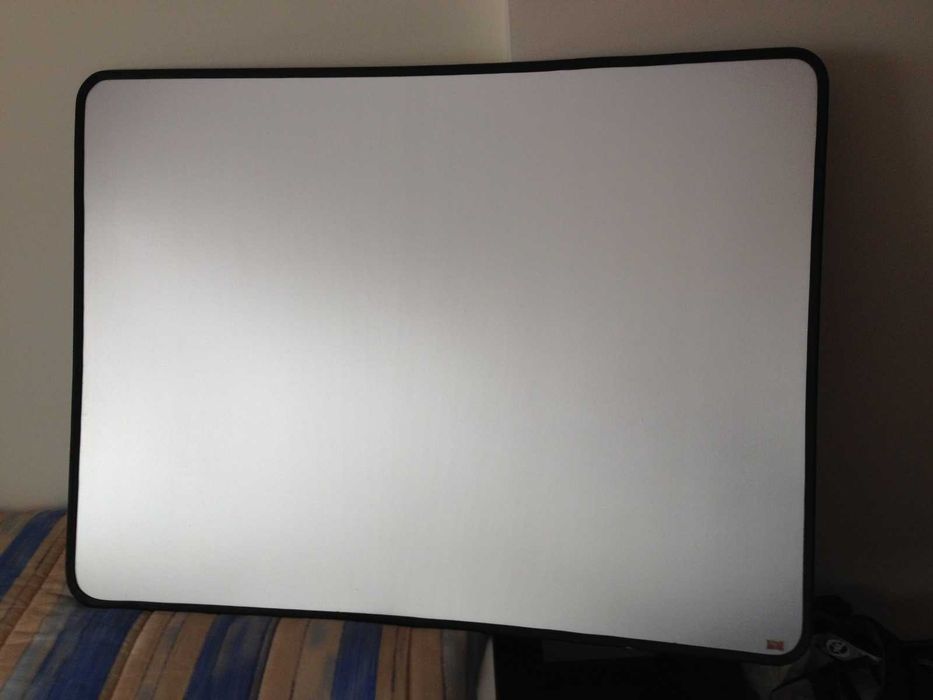 Ecrã para projeção de imagens - Lusoscreen (Preço original loja 450€)