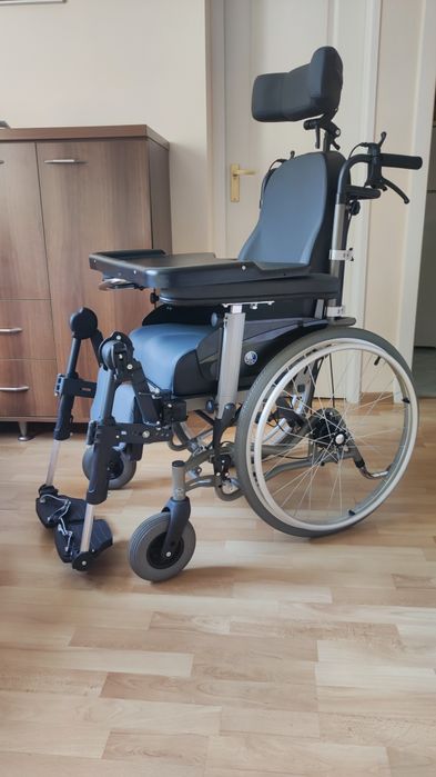 Wózek inwalidzki specjalny firma Inovis