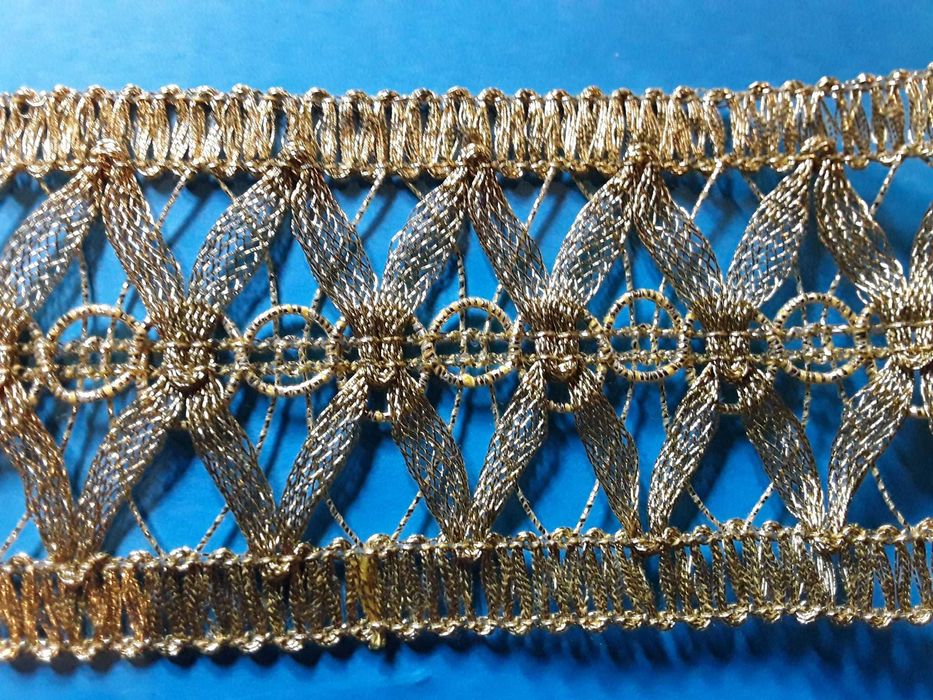 Galão / entremeio dourado 5,3 cm.