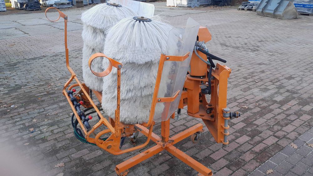 Myjka do znaków , tablic , barier Schmidt Unimog