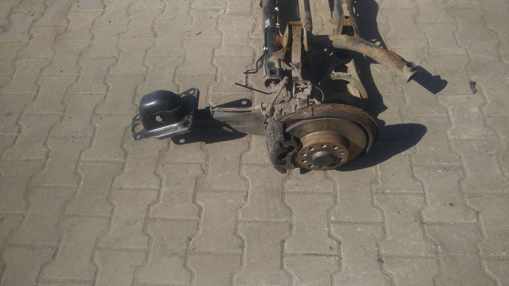 ) Touran 1 lift zawieszenie tylne kompletne zaciski