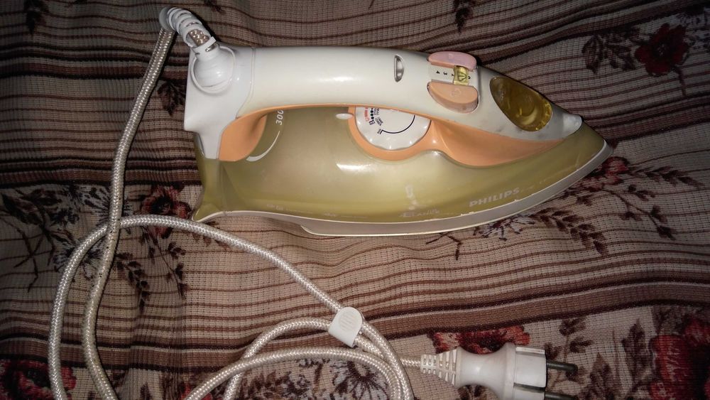 Утюг с функцией отпаривания Philips Elance 3100