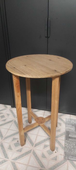 Mesa camilha para apoio e decoração