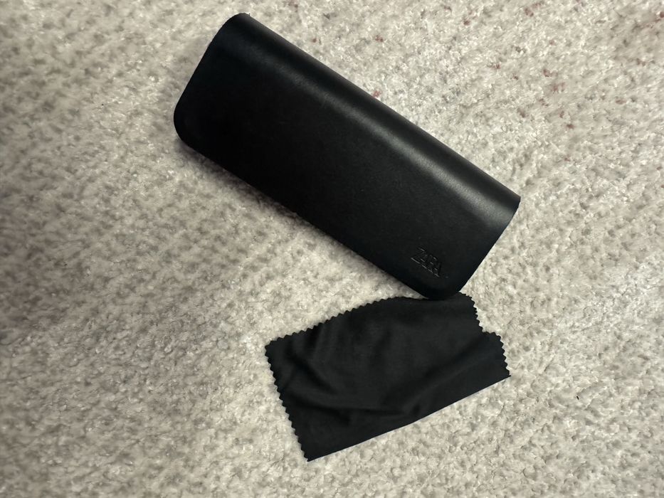 Etui pokrowiec Zara czarny skórzany case na okulary