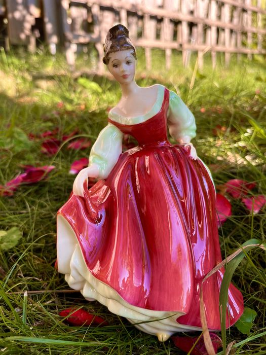 **DAMA ROYAL DOULTON Figurka Lalka Kolekcjonerska Anglia Porcelana