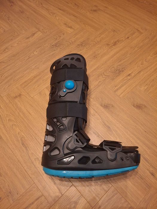 Comfortia Walker – orteza na goleń i stopę L