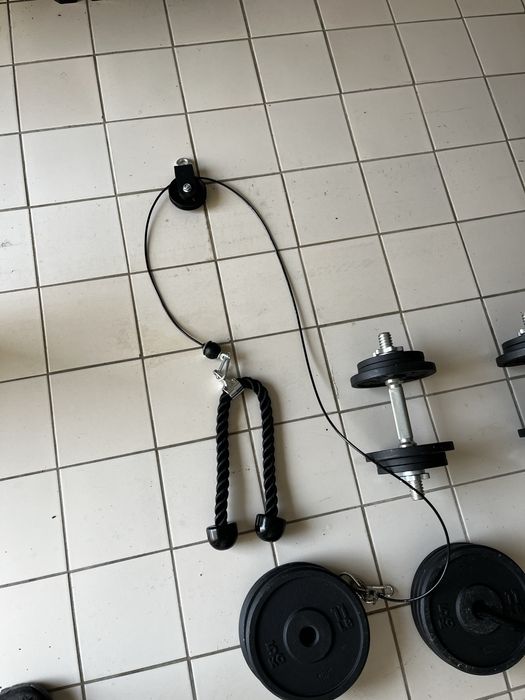 Banco musculacao com pesos e sitema de roldana para pulley