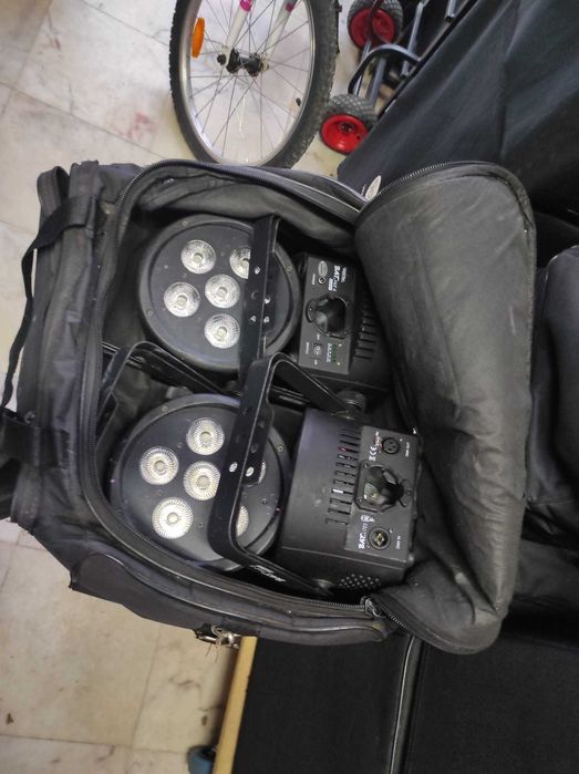 Vendo 4 leds a bateria com duas baterias cada led