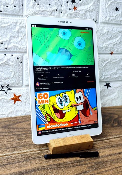 Планшет Samsung 10 дюймів