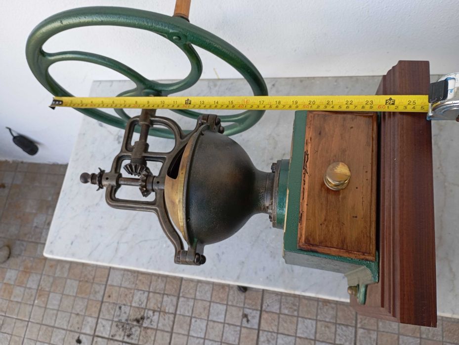 Enorme Moinho de Café Alemão Antigo Restaurado e Funcional Leinbrock's