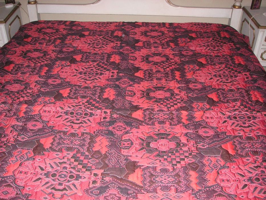 Colcha Antiga Têxteis LOL