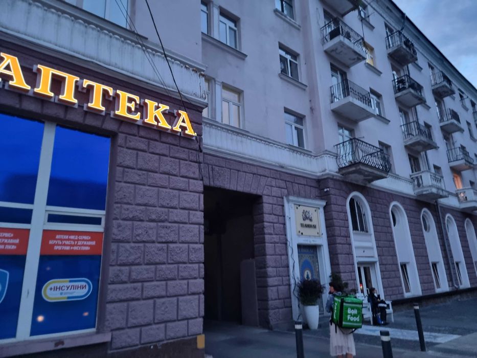 Гараж у Центрі Сдам чи Продам пр. Дмитра Яворницького буд 20  Соборна площа, Реальний! Свій