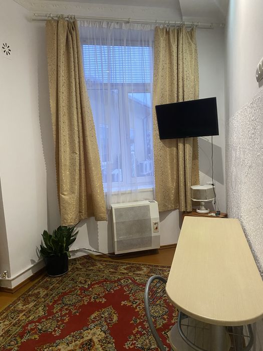 Здається подобово 1 км квартира