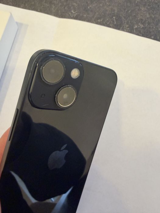 Sprzedam iphone 13 mini w bardzo dobrym stanie!