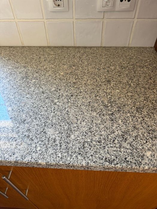 Cozinha Completa em Madeira c/ Bancadas Granito + Eletrodomésticos