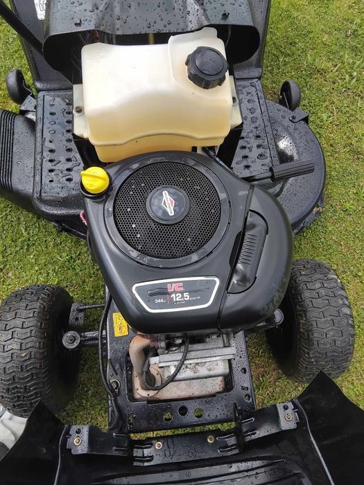 Trator corta relva mcculloch com 12, 5 cv e 107 cm de largura de corte
