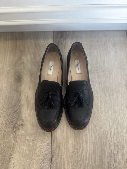 Шкіряні лофери Clarks