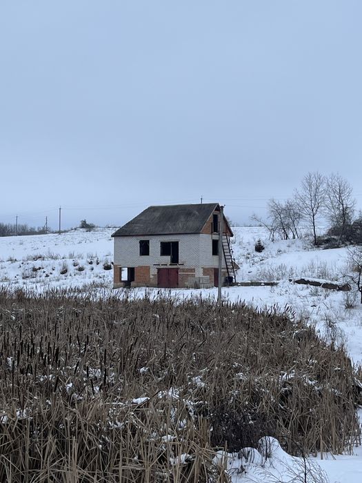 Продам або обміняю приватизований недобудований будинок
