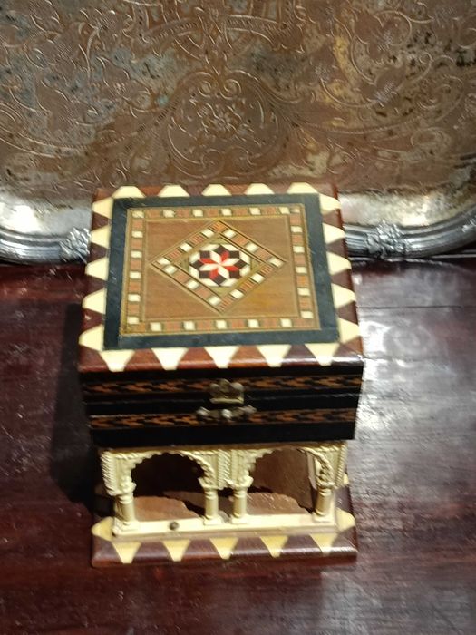 Caixa madeira com embutidos antiga 11 ,2 cm