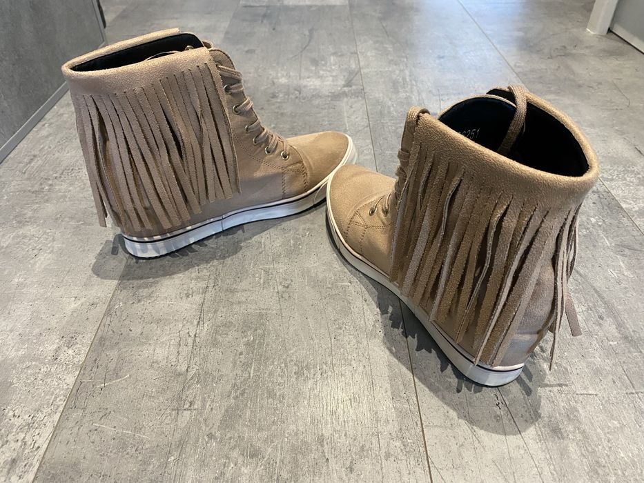 Botki z frędzlami rozmiar 41 Lu Boo