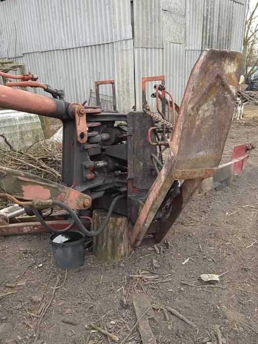 Экскаваторная  установка с отвалом от трактора ЮМЗ