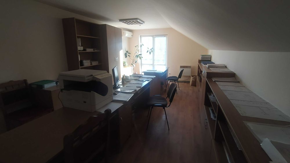 Продається комерційна будівля в м. Свалява