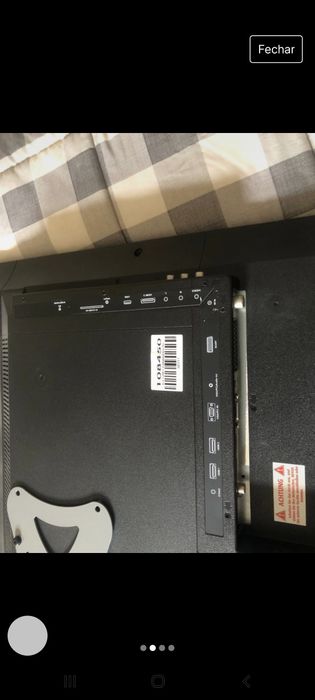 TV 32 polegadas com suporte parede e suporte secretária cabos incluído