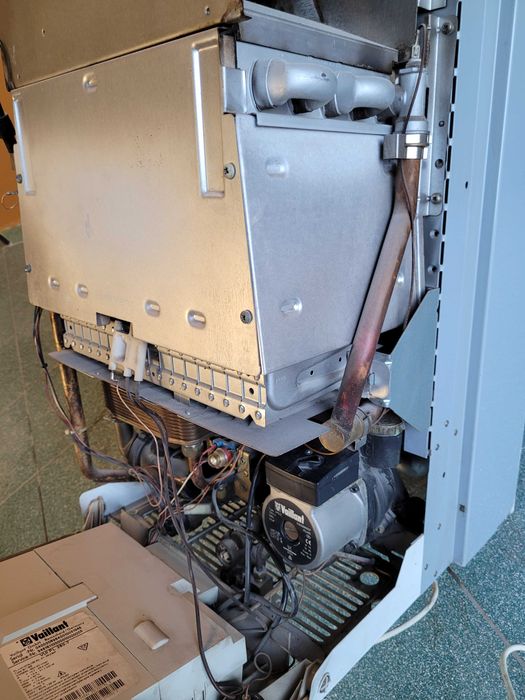 Kocioł Vaillant VUI PL 280-7 + sterownik VRT 390 + pompa + rury, 100% sprawności