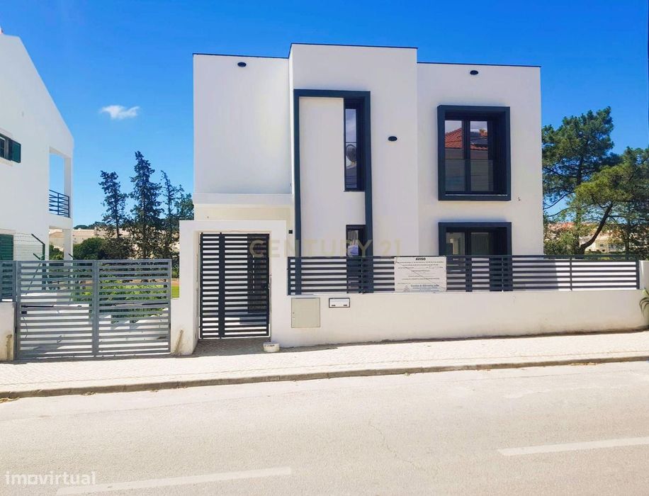 Moradia T4 em Construção na Sobreda, Almada