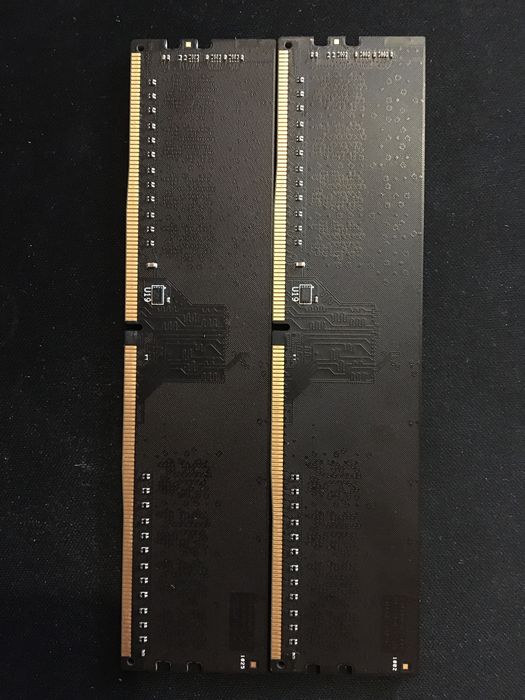 Оперативка 16гб DDR4 2400MHz CL15