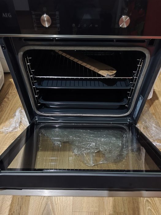 Forno de cozinha AEG novo