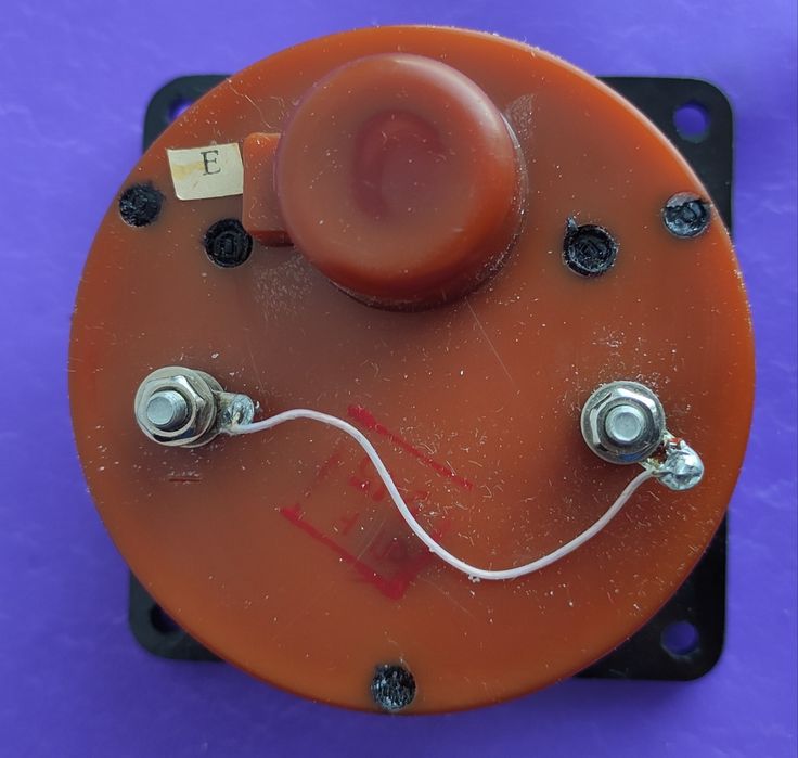 Микроамперметр м263м для измерения тока в последовательной цепи,