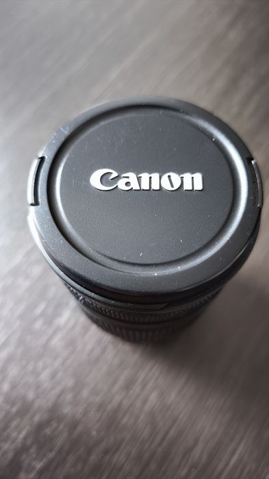 Canon об'єктив efs 18-200