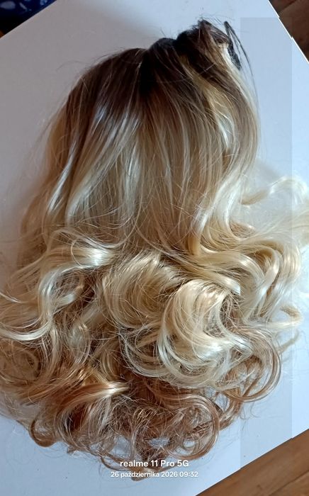 Nowa peruka damska blond odrosty.