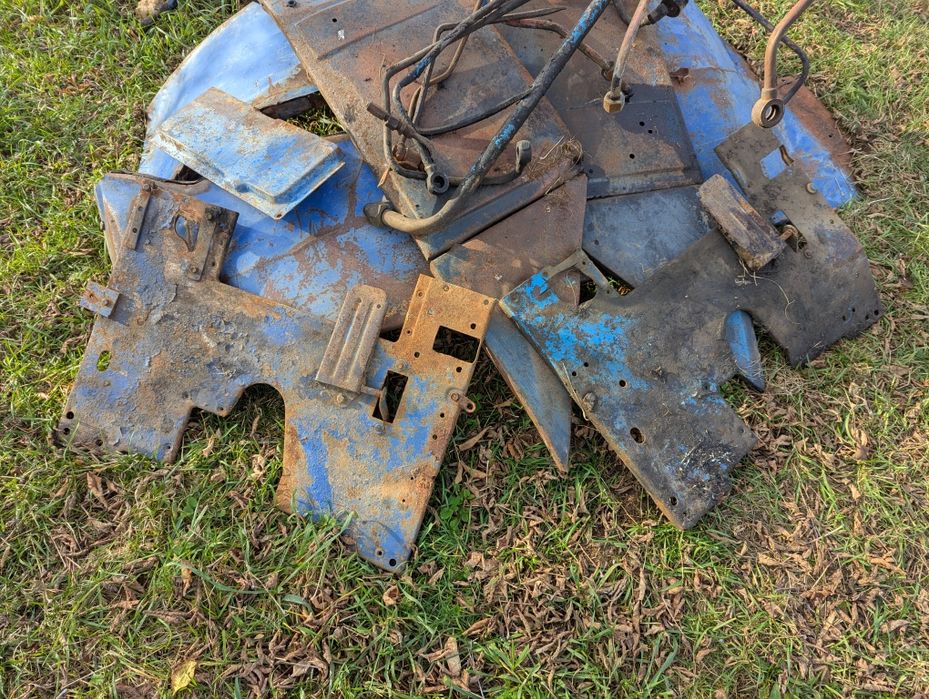 Мала кабіна мТз 80 82 полік двері скло крила Криша люк мТз 50.80.82