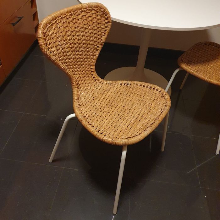 Mesa com 4 cadeiras