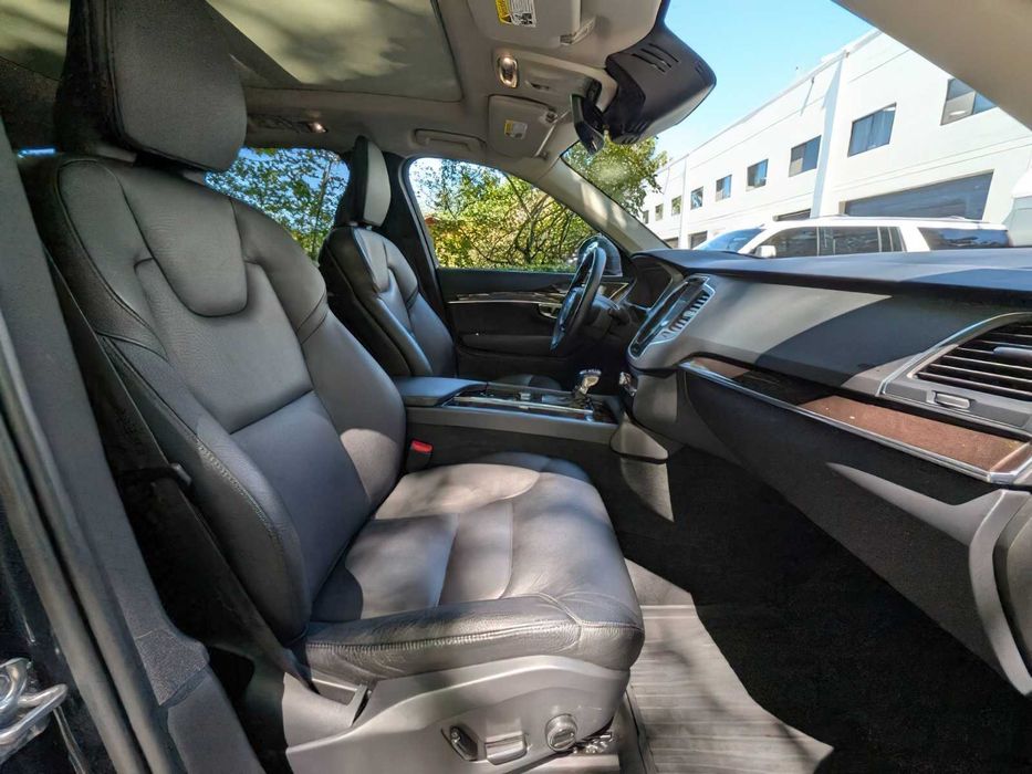 Volvo XC90      2019