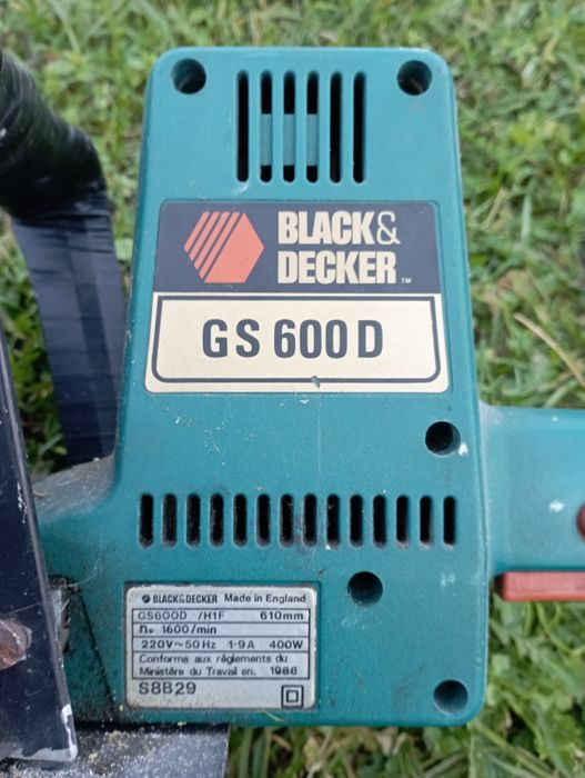 Nożyce do żywopłotu elektryczne Black&Decker GS600D  1988 rok