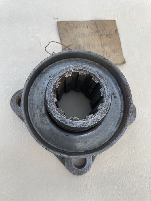 Флянец редуктора зил130 ссср