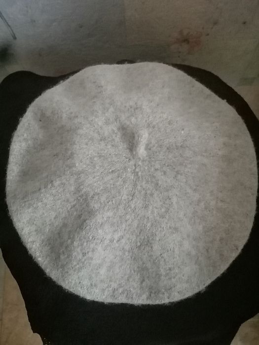 Жіночий   демисезонний берет.