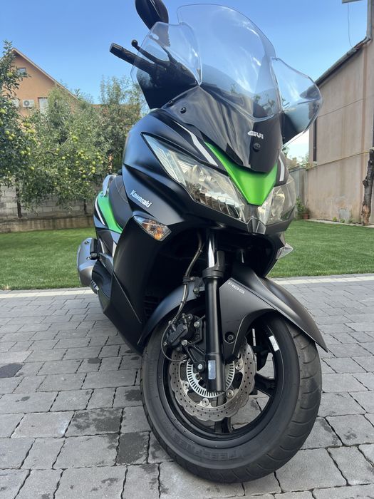 Максі скутер Kawasaki J300