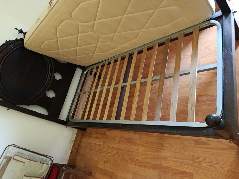 Cama solteiro muito antiga antiguidade madeira maciça com colchao 195x95cm