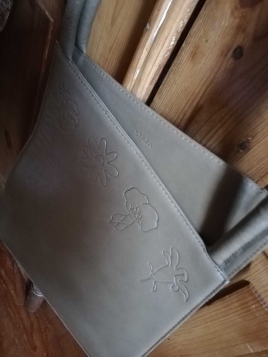 Carteira em couro senhora
BAIXA DE PREÇO