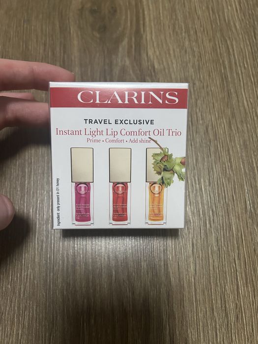 Clarins Lip Comfort Oil запаковані