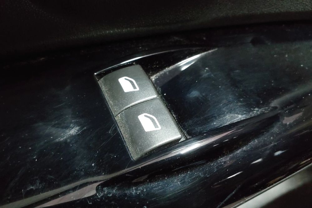 Comando / botão / interruptor vidros frente esquerdo CITROËN C4 Cactus