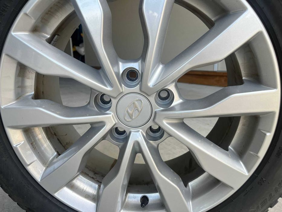 4 jantes com pneus (winter) com muito pouco uso 225 55 R17