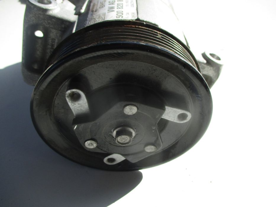 SPRĘŻARKA KLIMATYZACJI 5Q0820803J