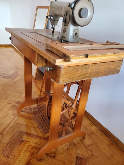 Máquina costura Singer antiguidade