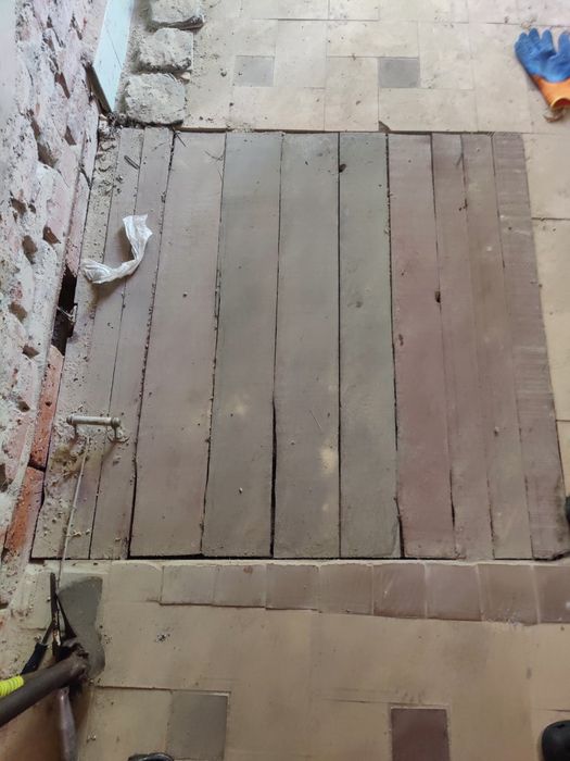 Будинок під житло під Черніговом (150 м², 5 соток, 3 поверховий)