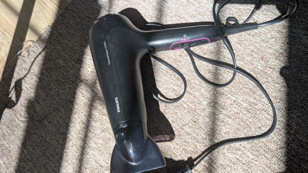 Продаю фен Philips 2100w